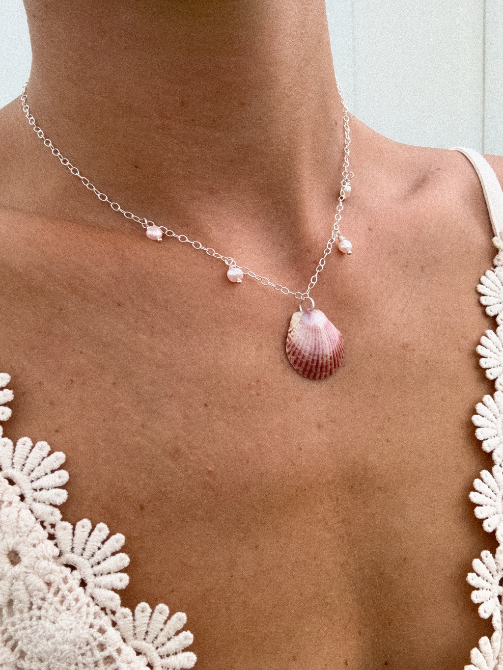 Shell+pearl necklace