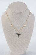 Shark tooth+pearl necklace