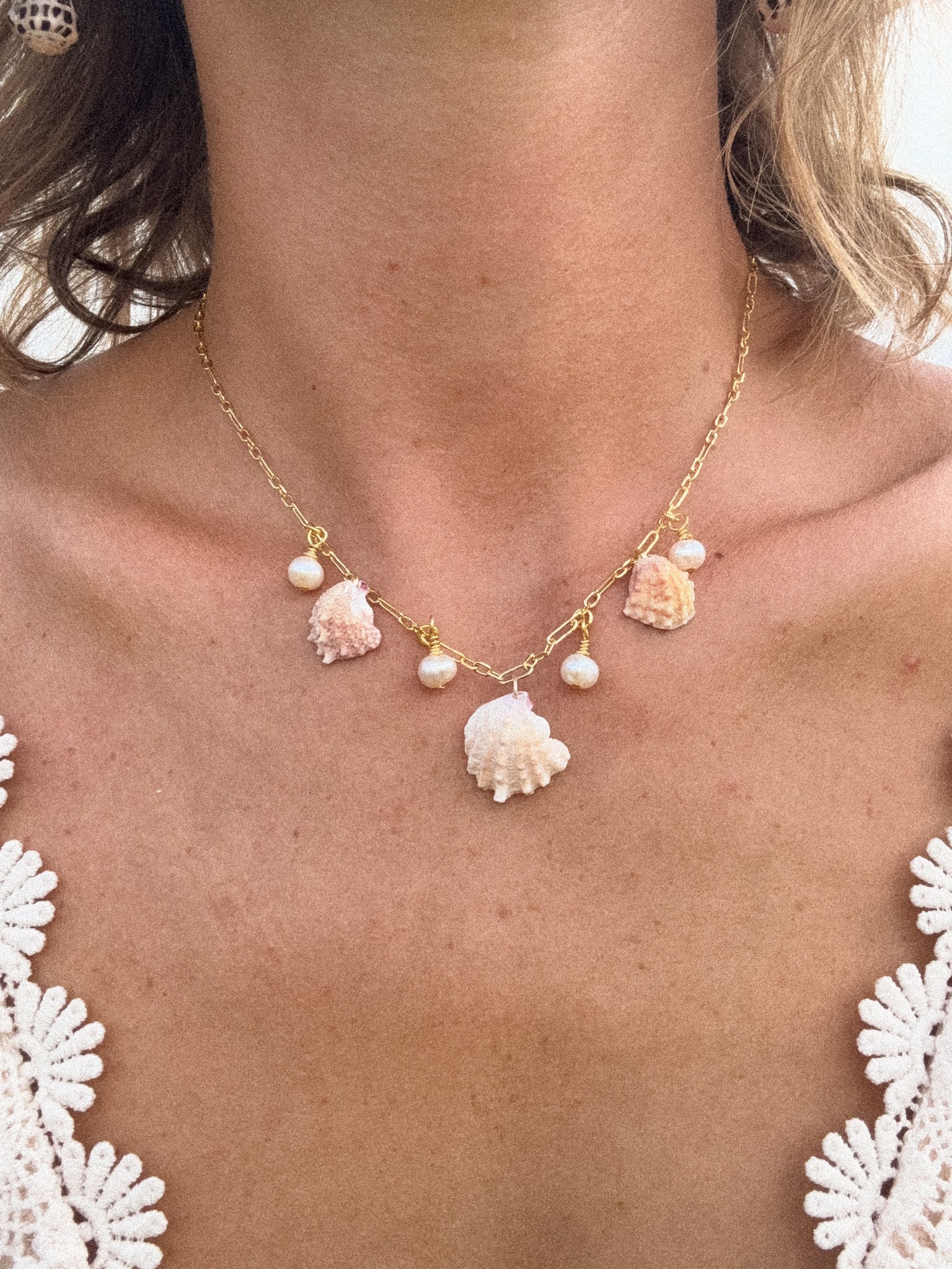 Shell charm necklace