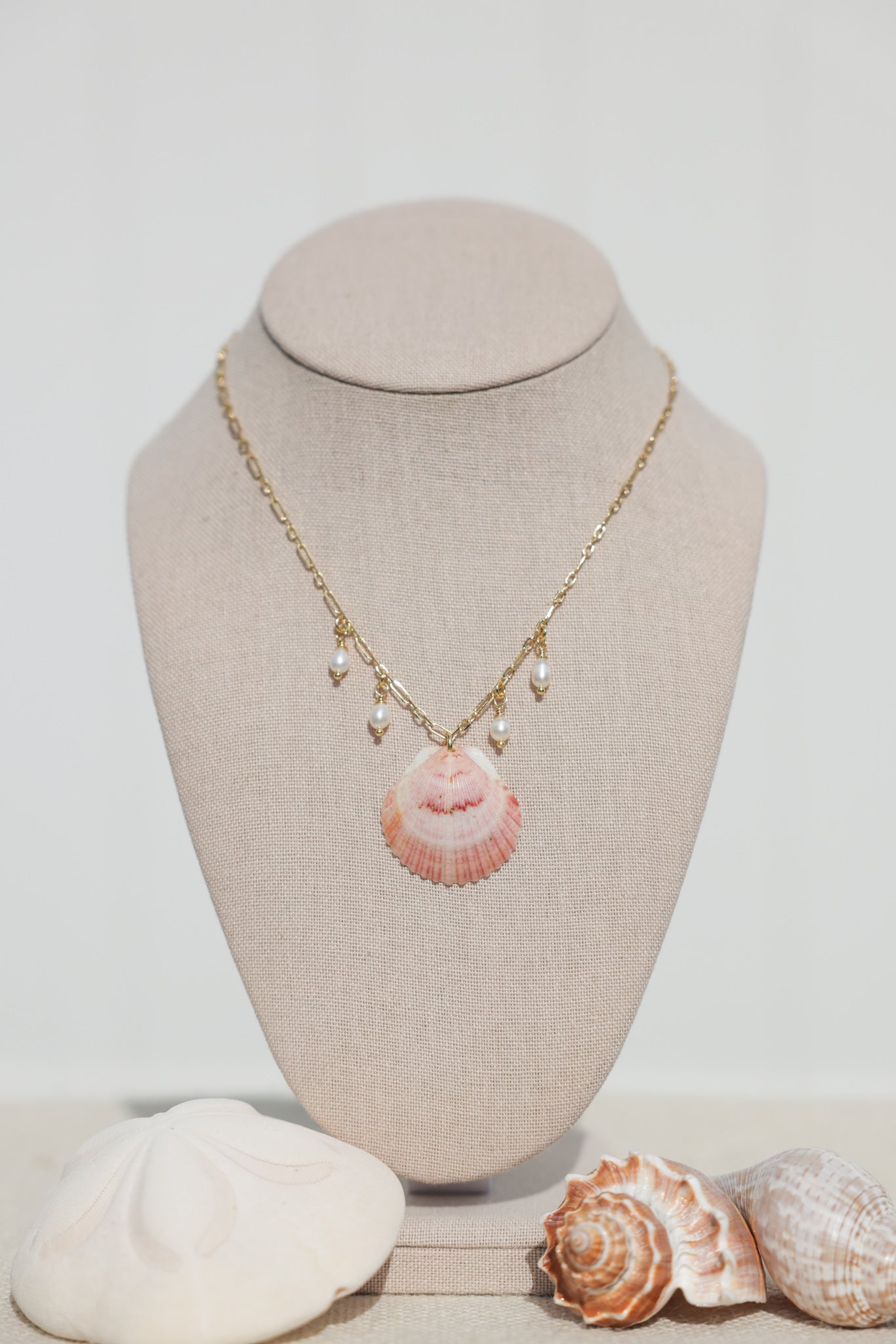 Scalloped shell necklace