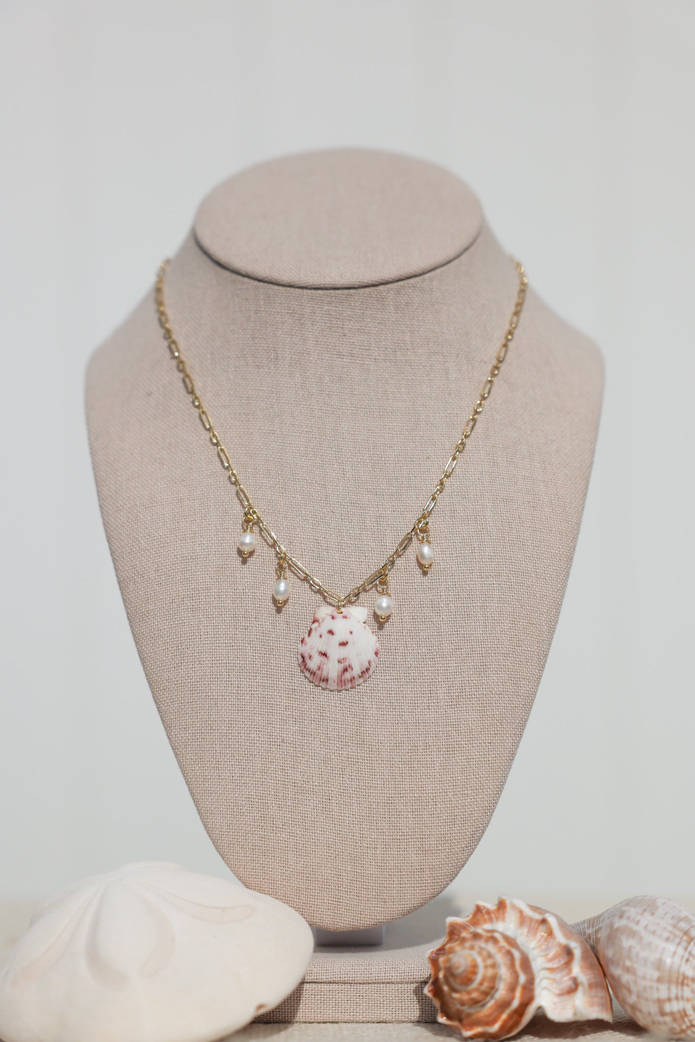 Scalloped shell necklace