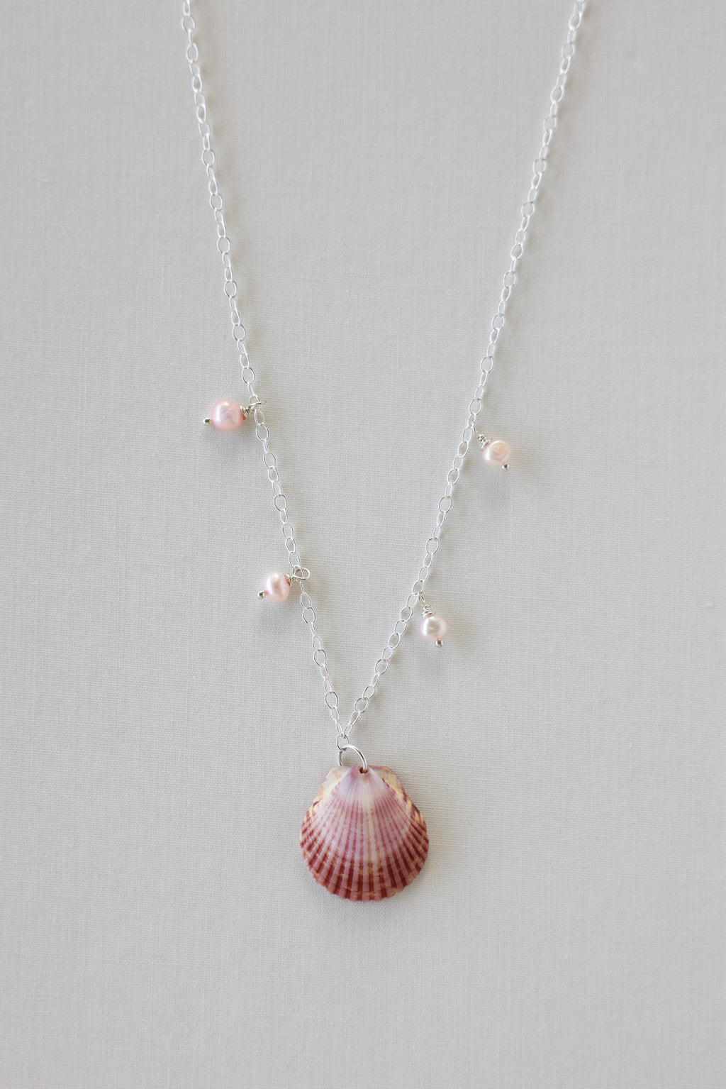 Shell+pearl necklace