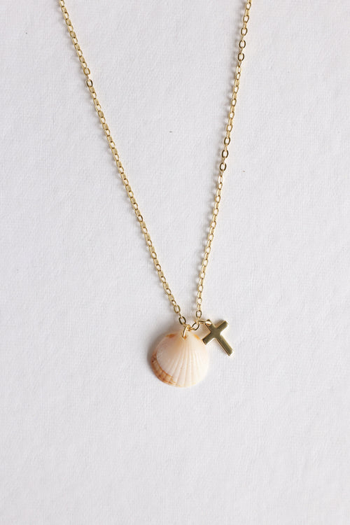 Clam shell charm necklace