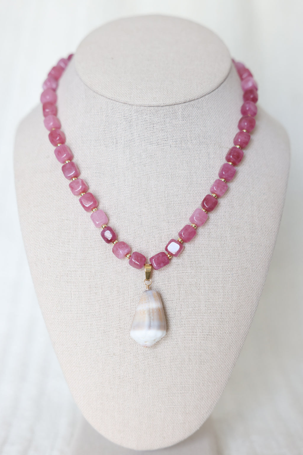 Strawberry quartz shell necklace