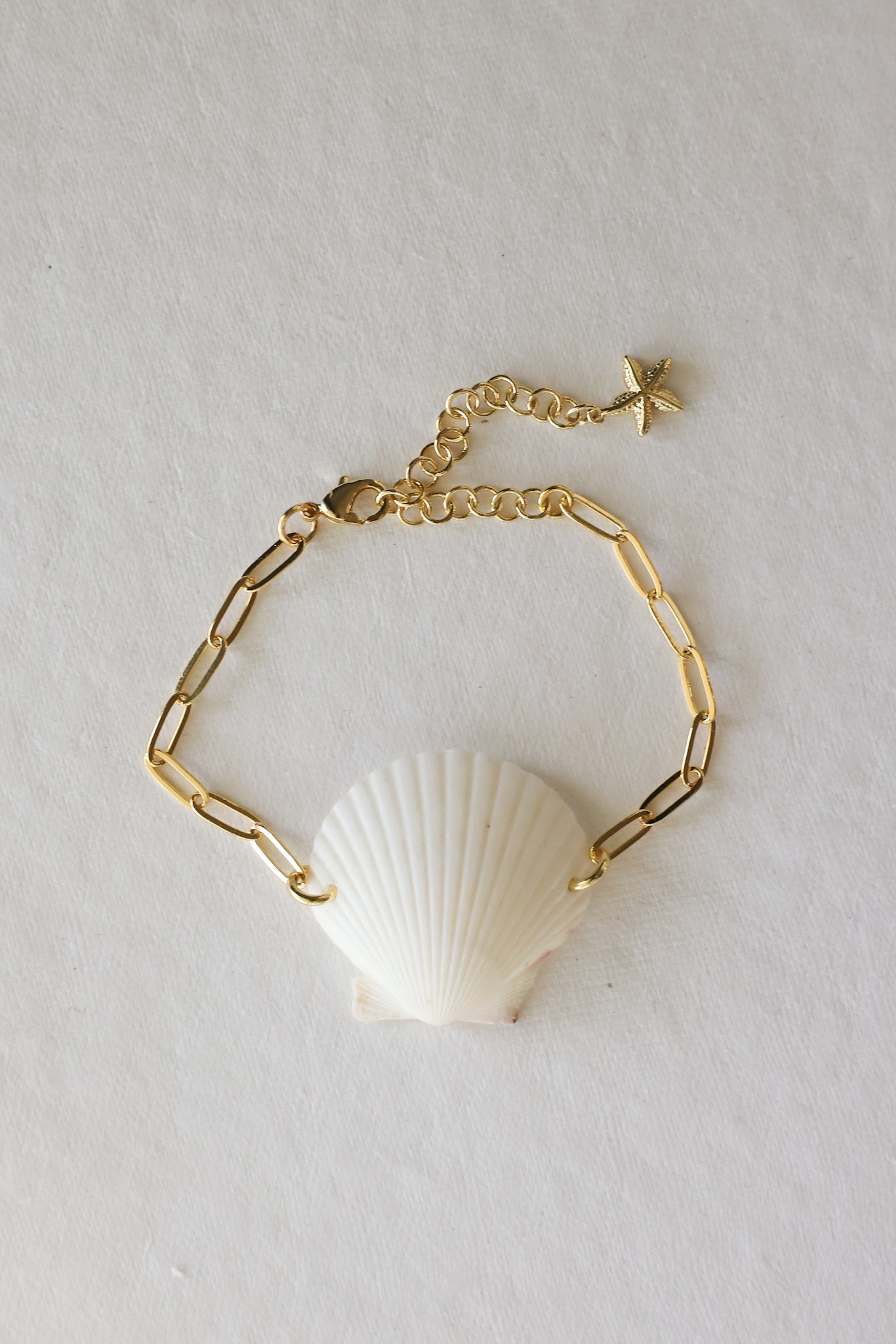White shell bracelet