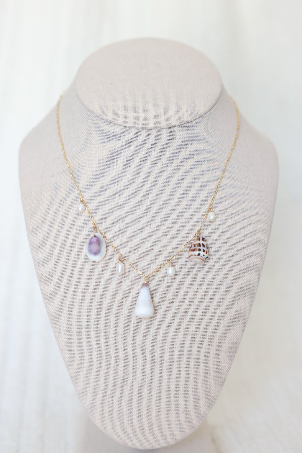 Shell charm necklace