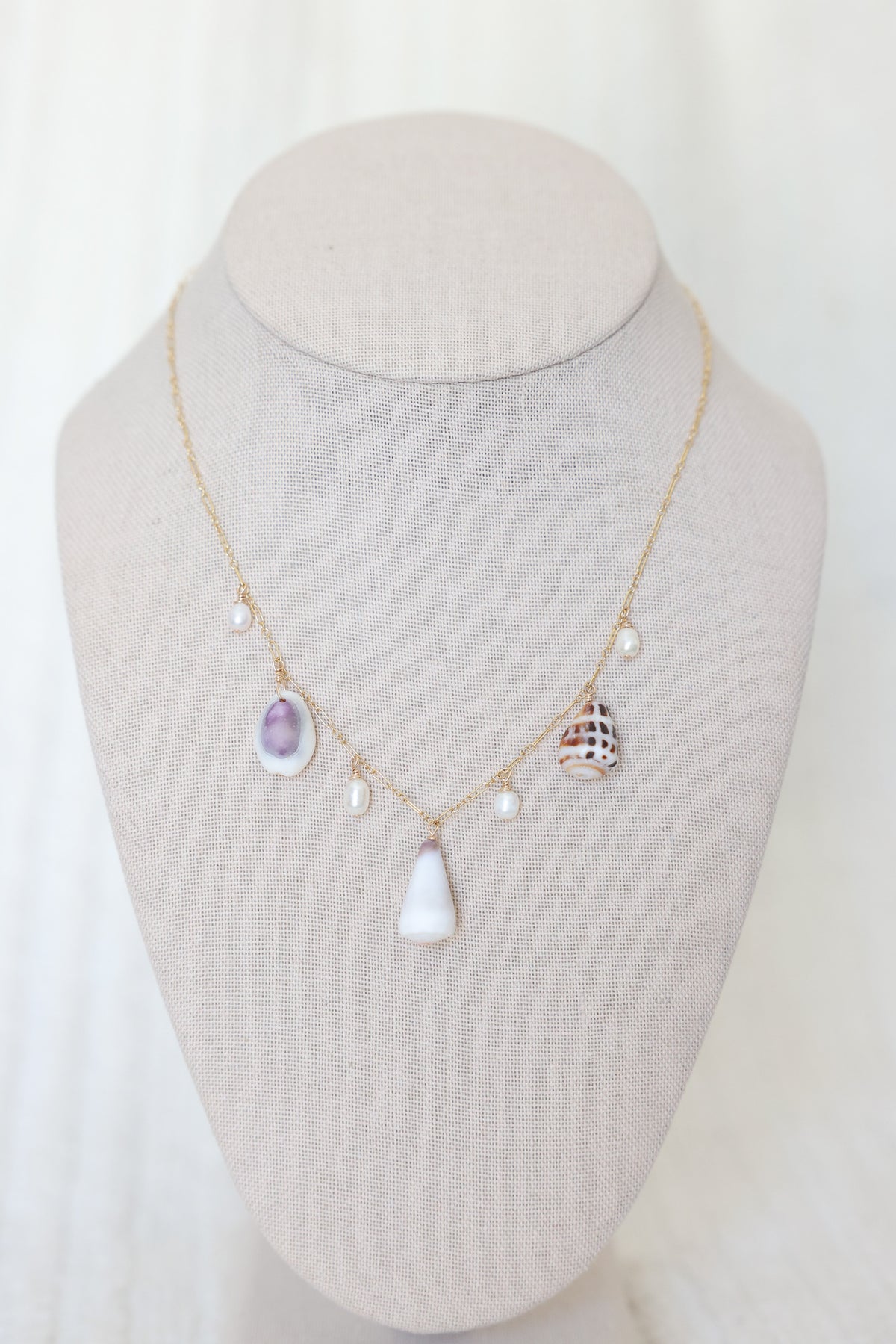 Shell charm necklace
