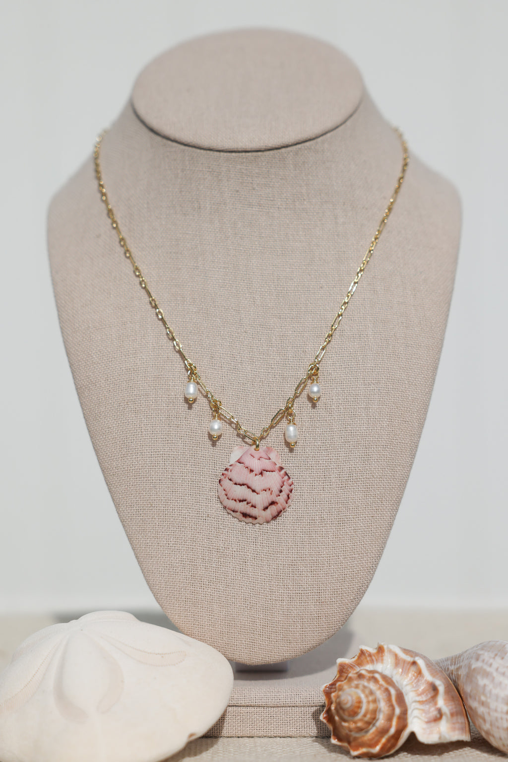 Scalloped shell necklace
