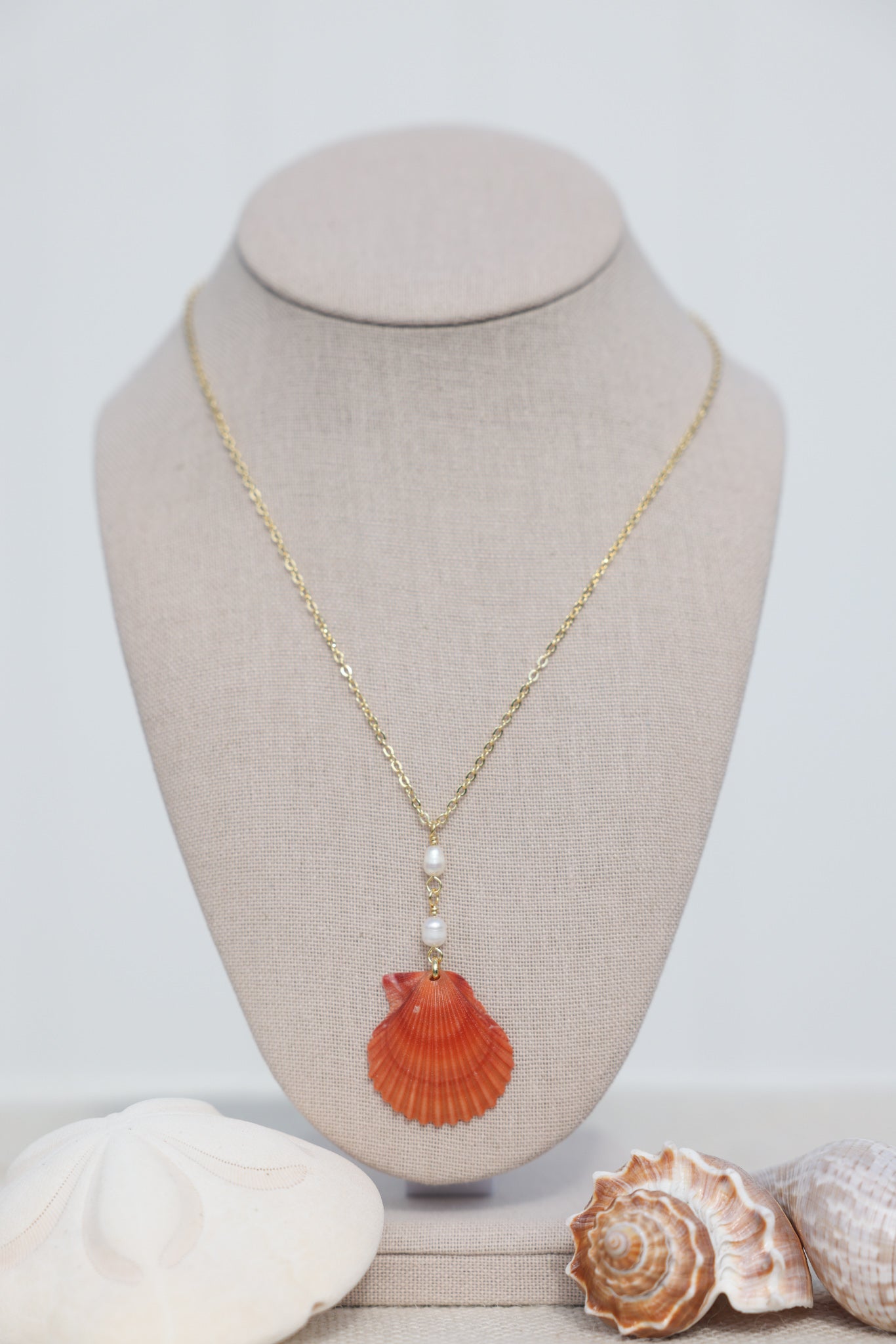 Scalloped shell necklace