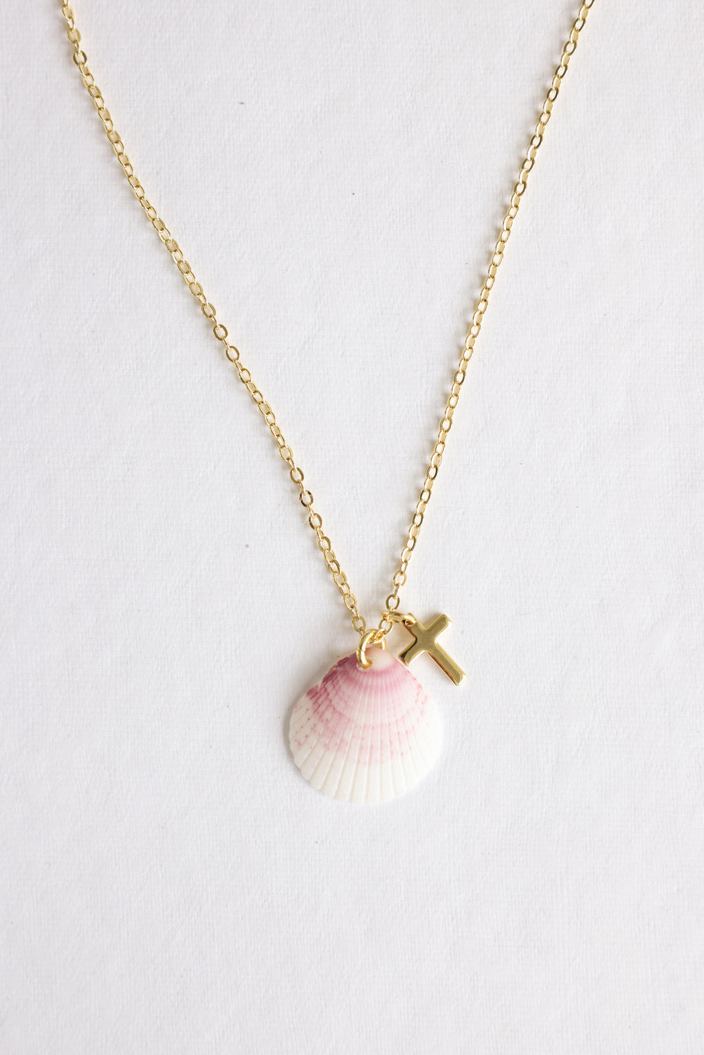 Scalloped shell charm necklace