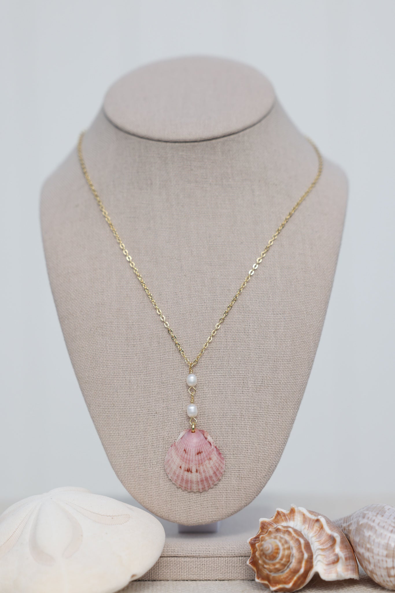 Scalloped shell necklace
