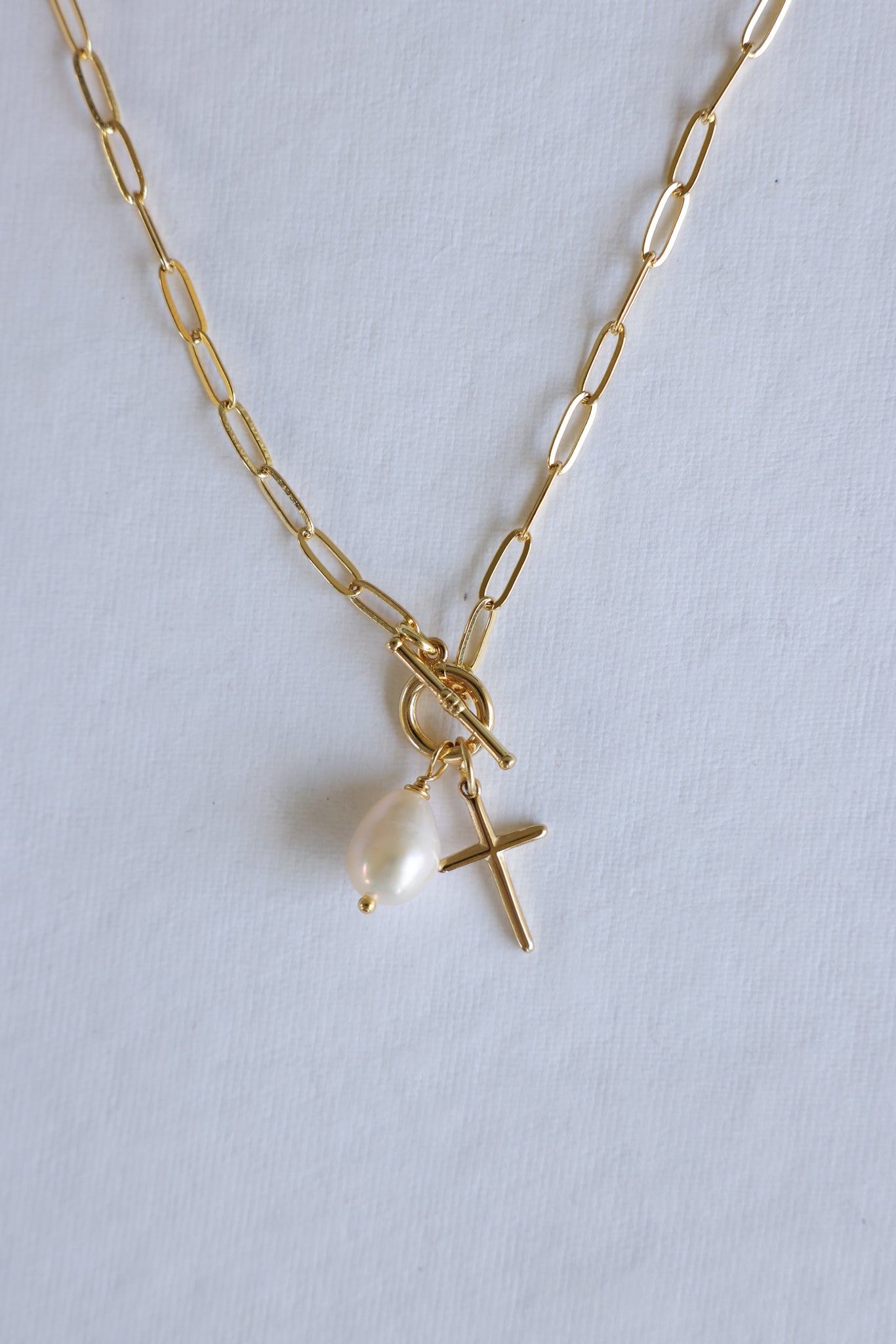 Pearl drop necklace