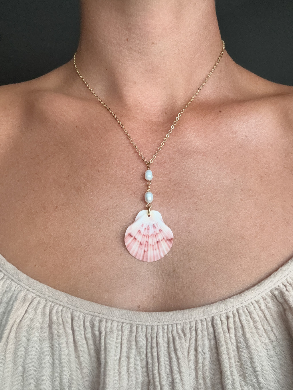 Flat scalloped shell necklace