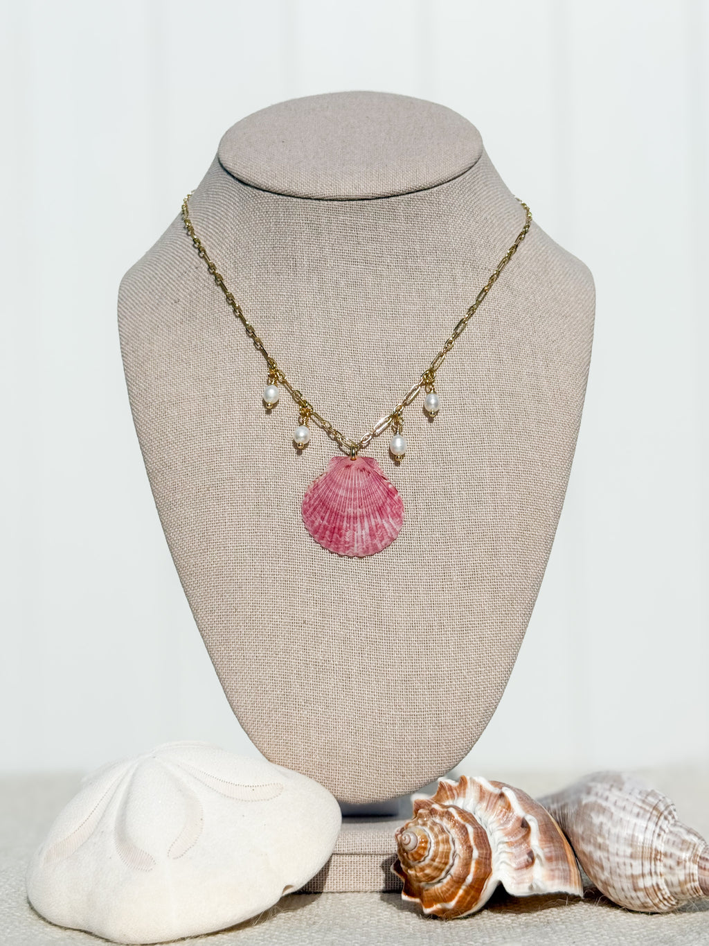 Scalloped shell necklace