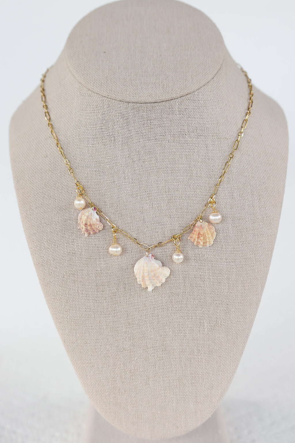 Shell charm necklace