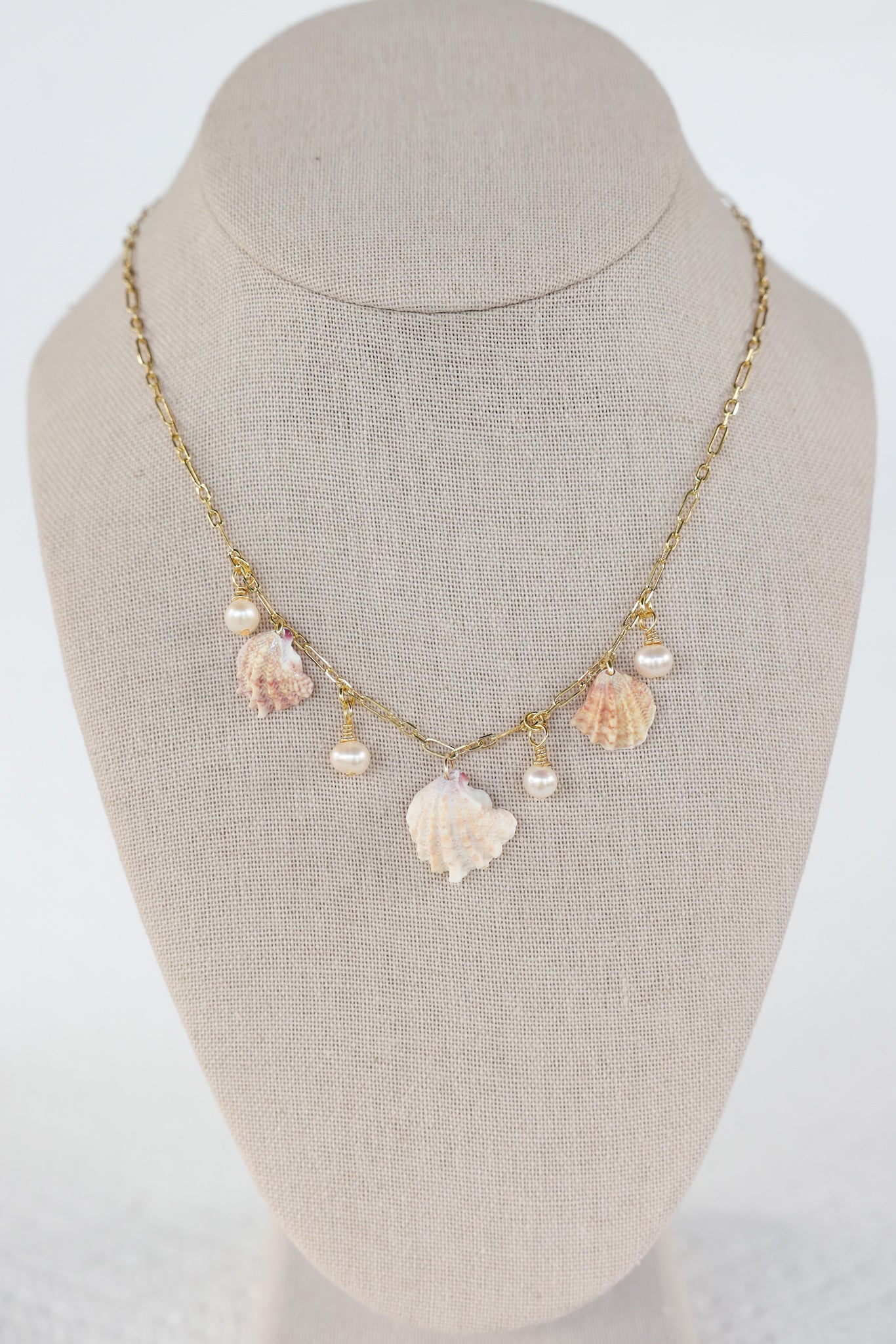Shell charm necklace