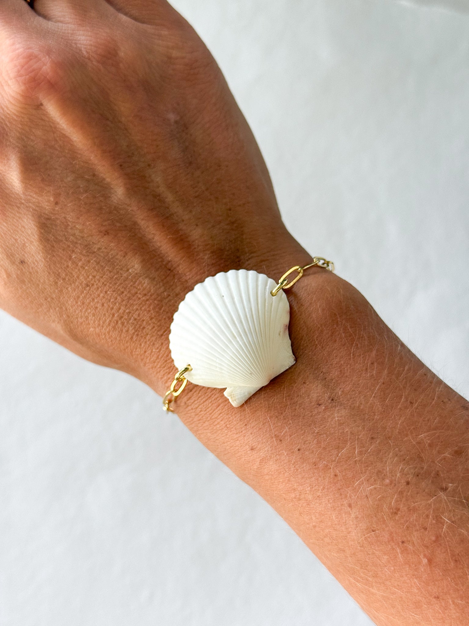 White shell bracelet