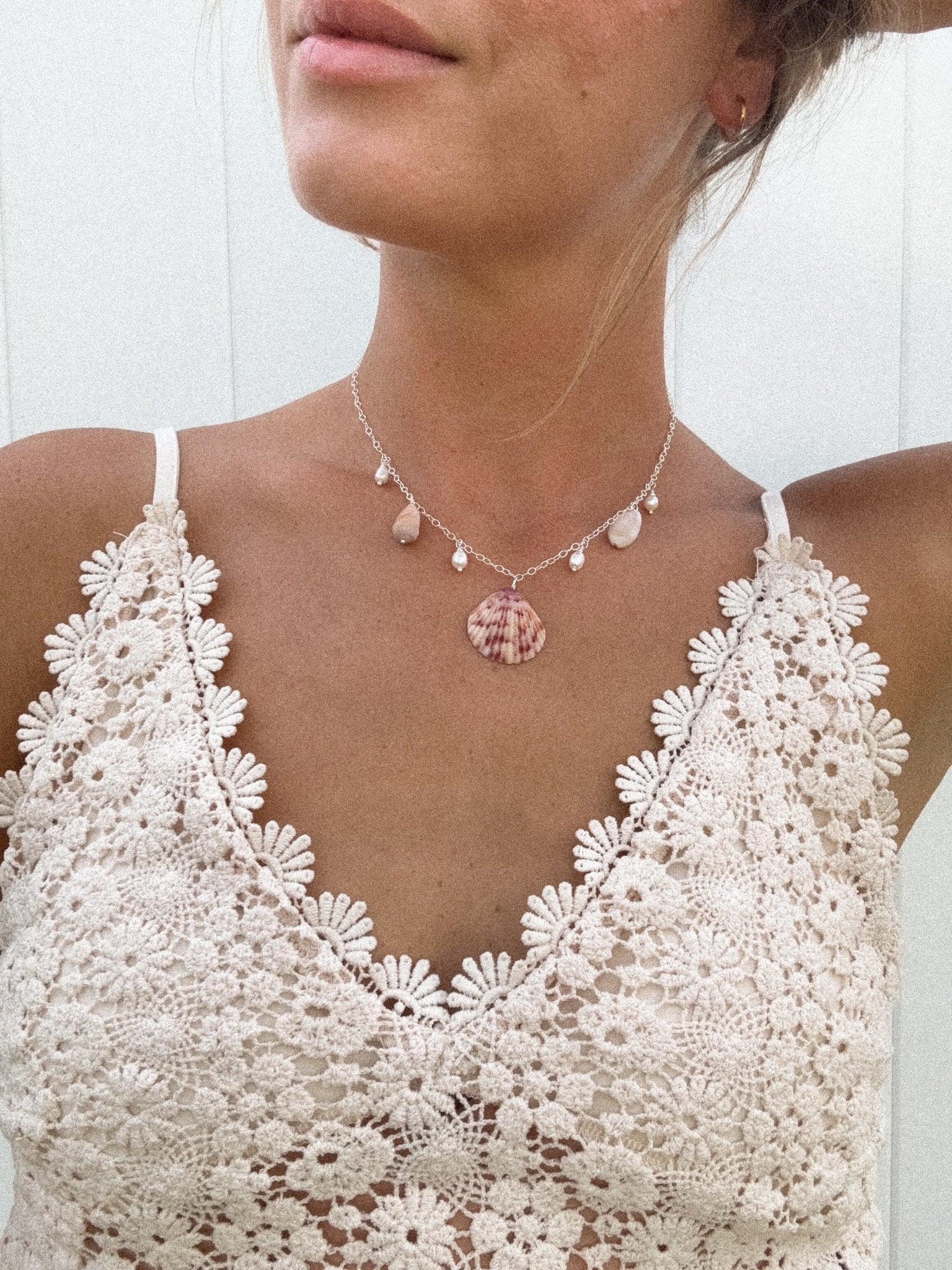 Charm shell necklace