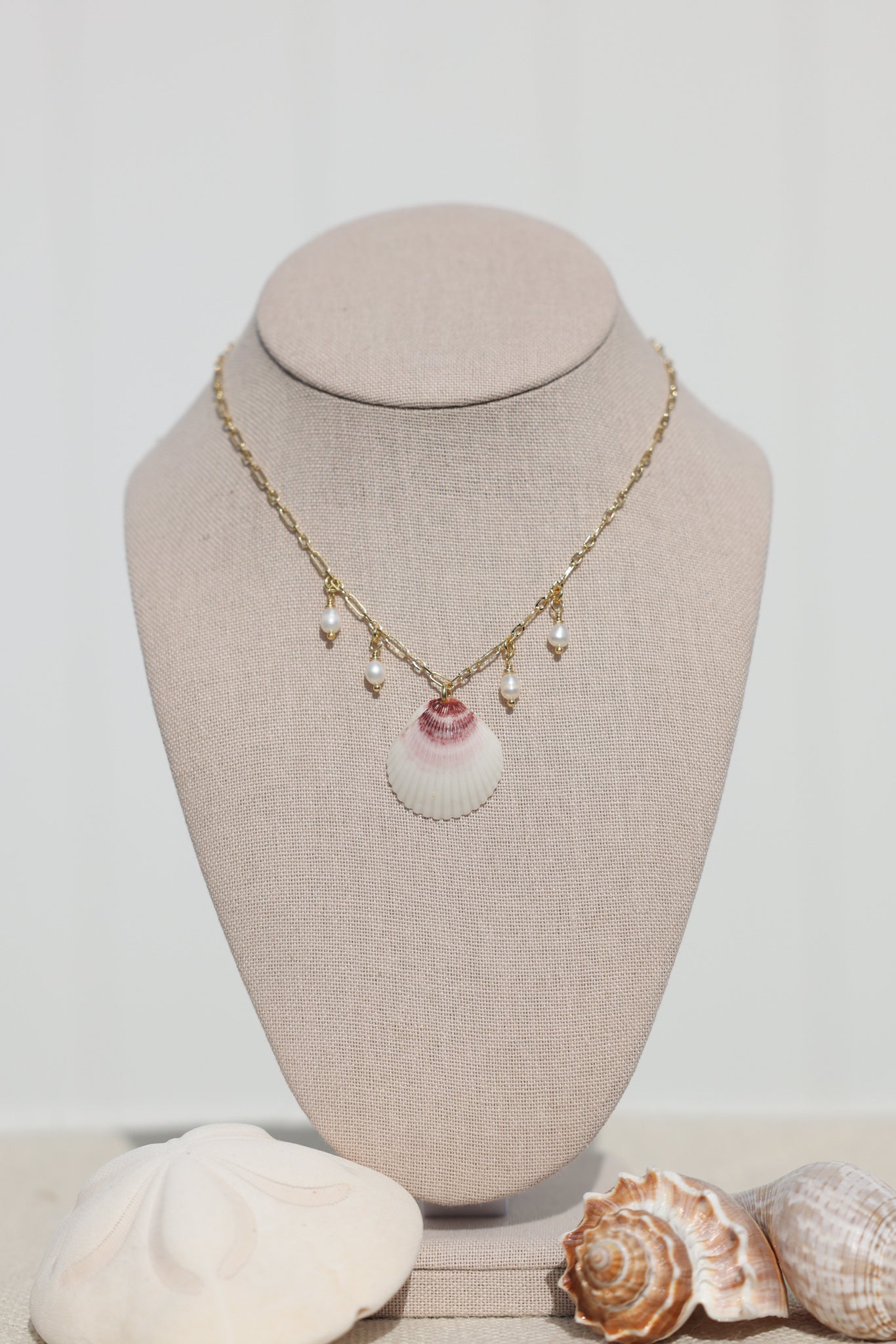 Scalloped shell necklace