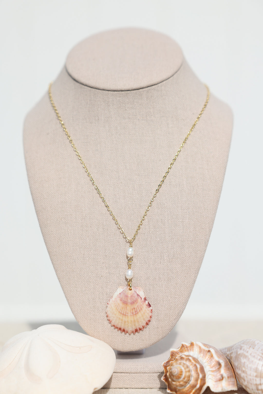 Scalloped shell necklace